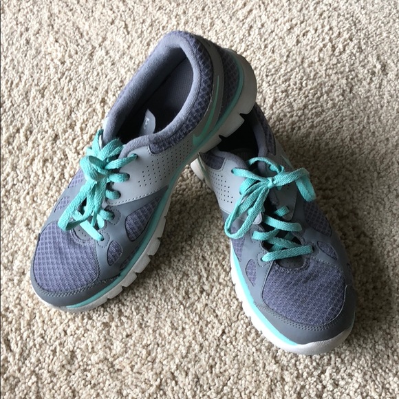 Nike running shoes - Picture 3 of 3